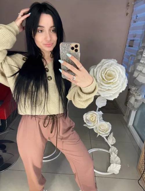 mood to take 1000 photos in the mirror