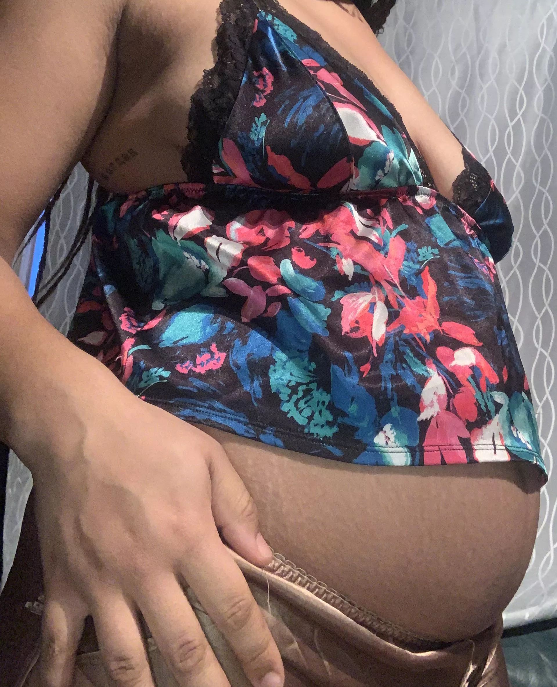 My pregnant belly is growing so fast