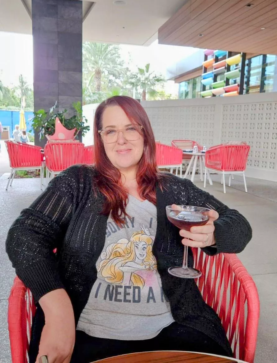 Palm Breeze Bar at Disneyland Villas ✨