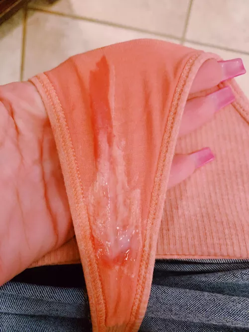 She’s Delicious when she’s leaking and sends it to me from her job