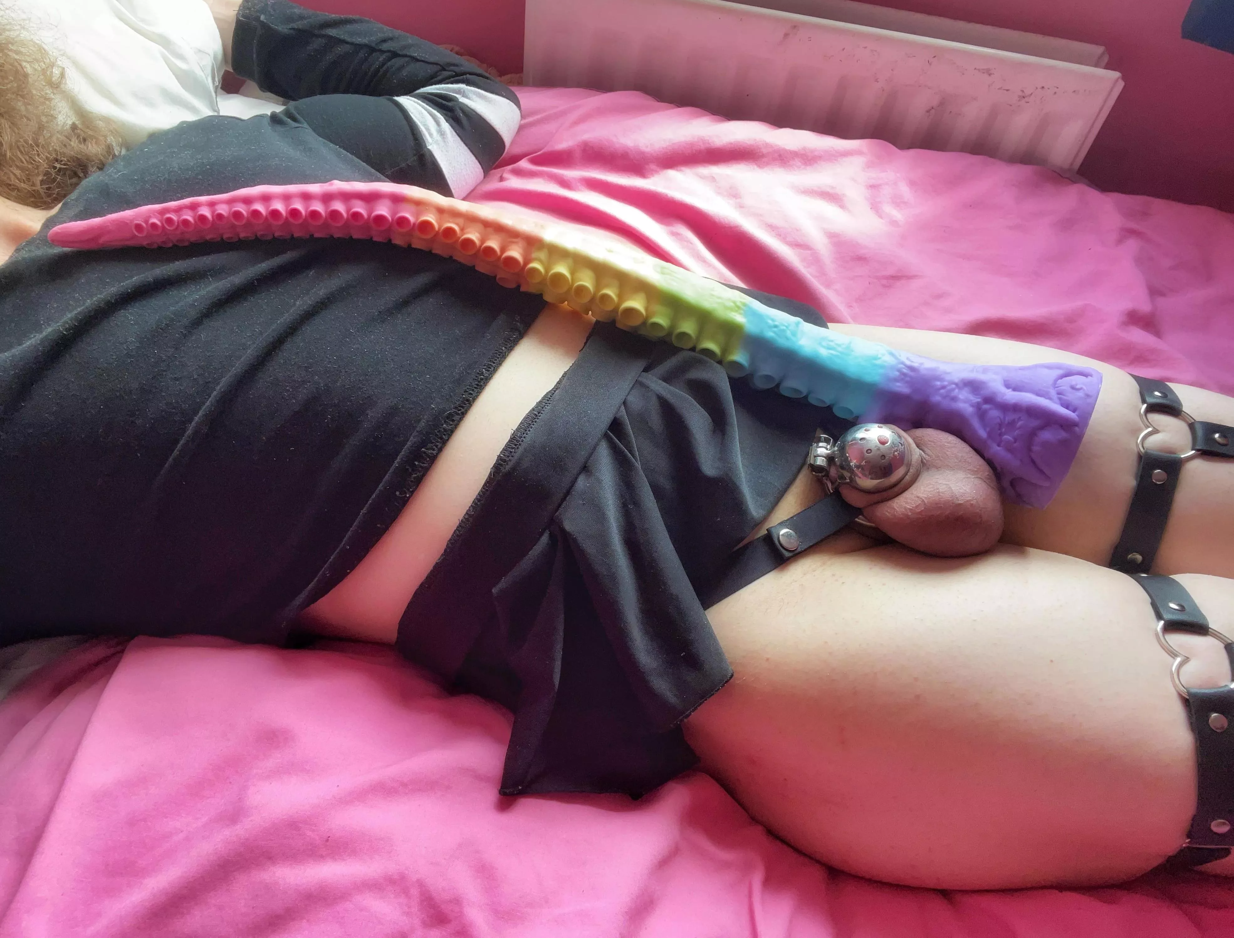 This 20 inch tentacle makes my nub cage look even smaller! 🤭💗