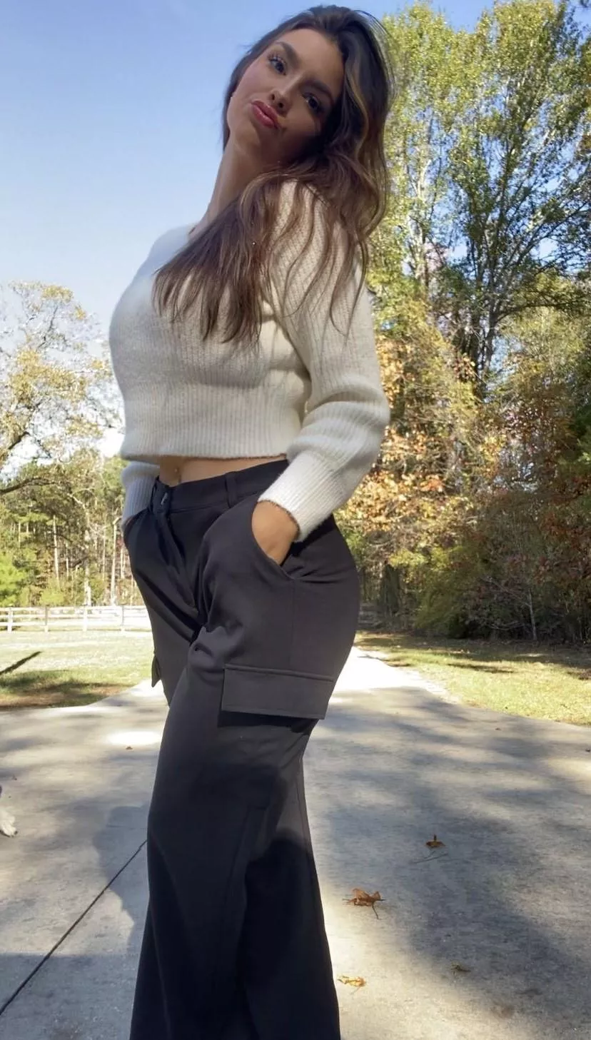 This top needs a little more cropping!