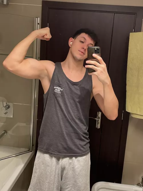 Who wants to smell them after my workout? 💪🏼😏