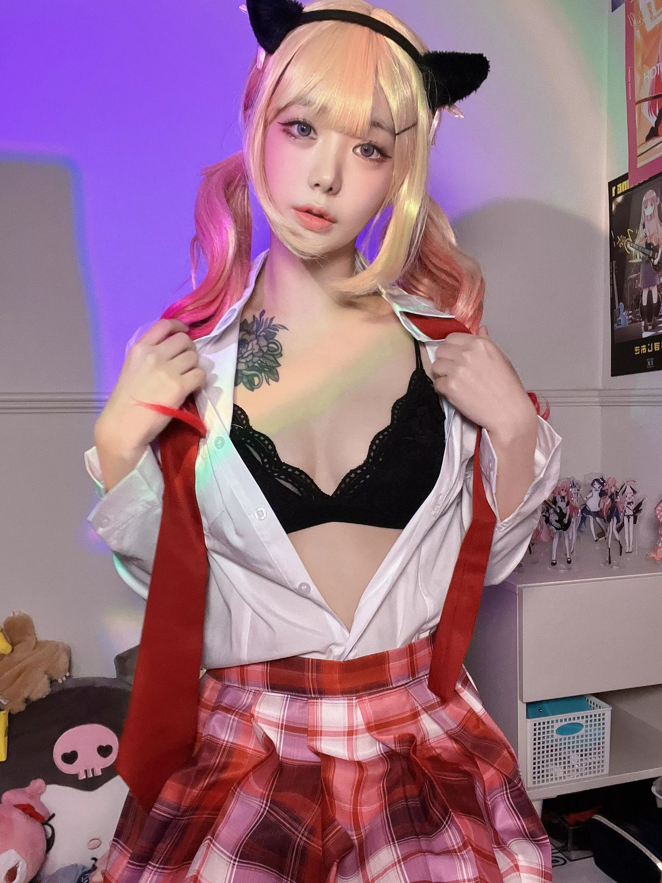 Would you be happy with a girl like me ?