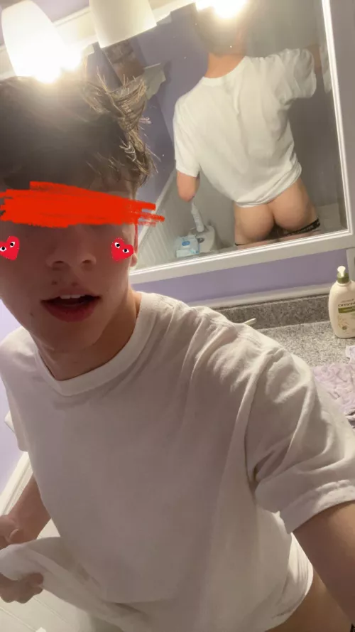 You walk in on me wyd