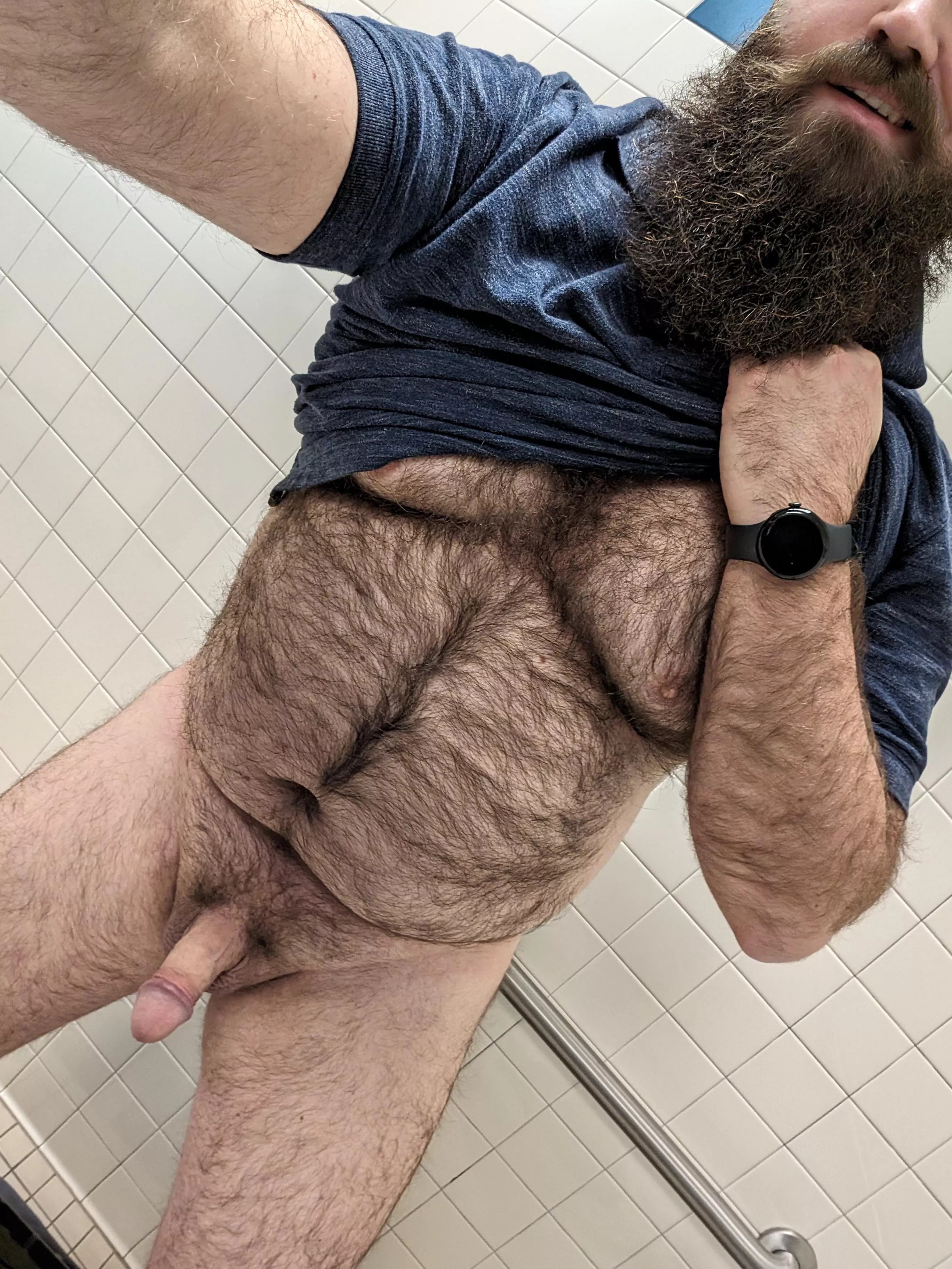 Your friendly neighborhood IT guy is in the office... You know that means ignoring them tickets and taking nudes all day in the bathroom. 😏😁