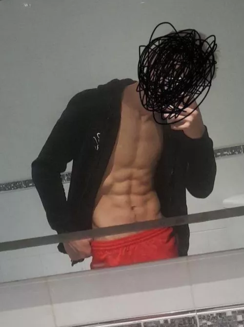 18 bi fit; add me if fit and around the same age ;) snap:mikex203