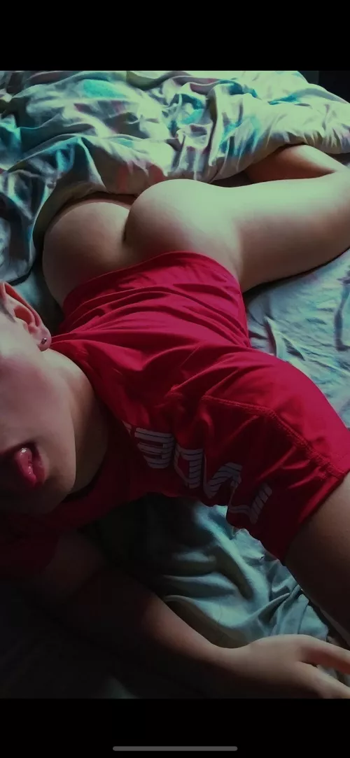 18 white twink I need a verbal BBC @drewp02