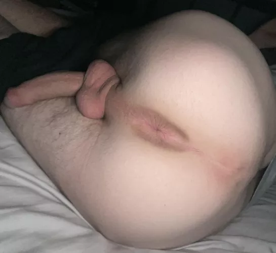 20 submissive kinky. I’m looking for fit verbal Dom to use me on Snapchat video call. (18-30 only) add me N1sydney