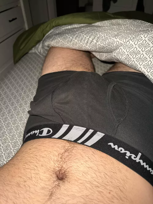 27 can’t sleep :/ anyone wanna keep me company?