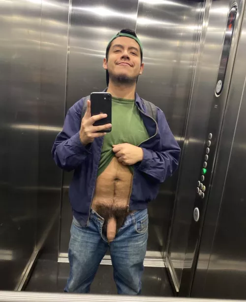 (29) Anyone else’s a exhibitionist? 😈