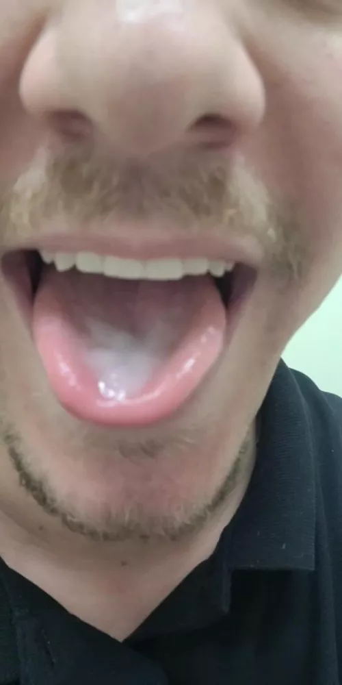 33 SC: gaping_guy / daily own cum snack challange / day 3