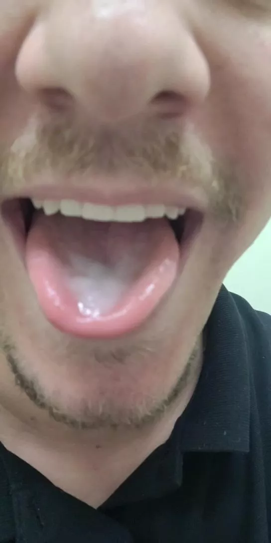 33 SC: gaping_guy / daily own cum snack challange / day 3