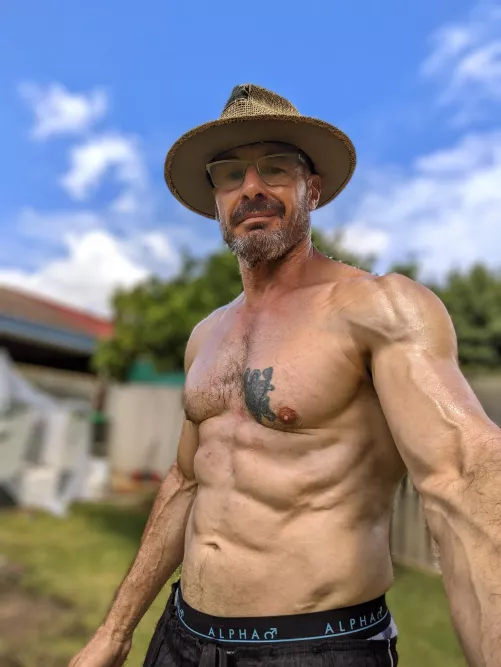 [55] I'm just gardening 😜😜😜