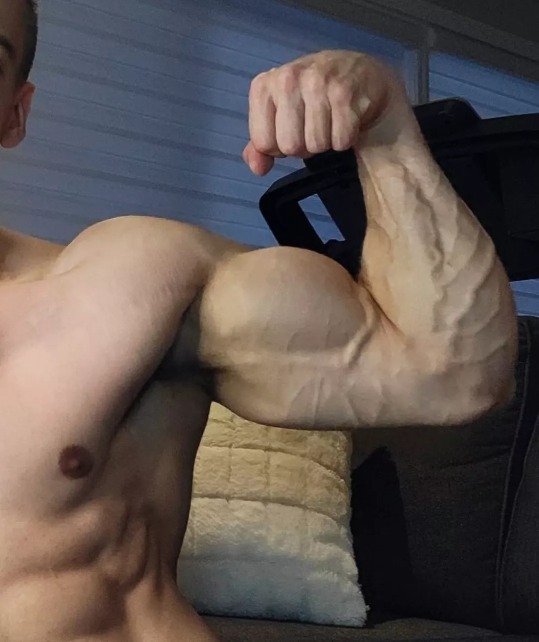 Bicep or Forearm 💪🏼😏..?