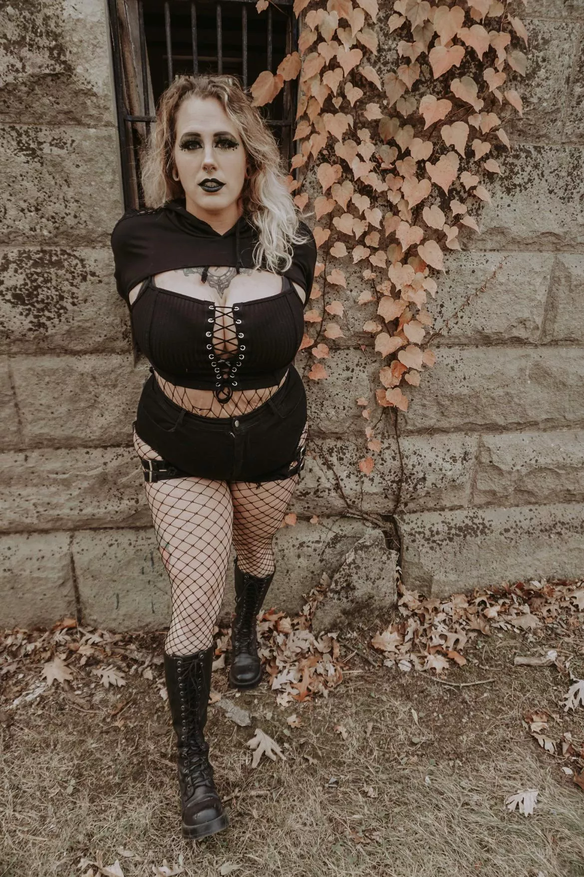 chubby alt girls can wear crop tops too🥹