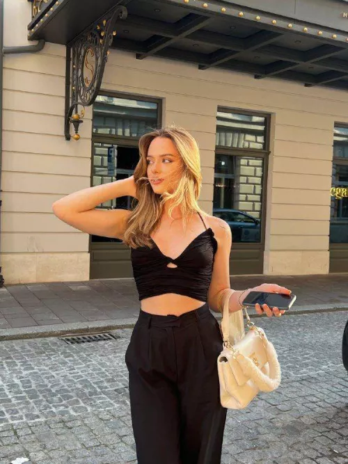 Do I look cute or beautiful