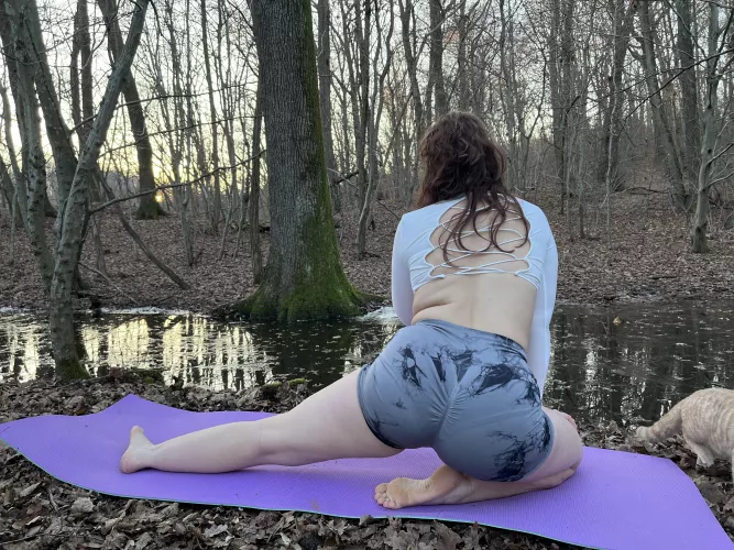 Do u wanna do yoga with me?