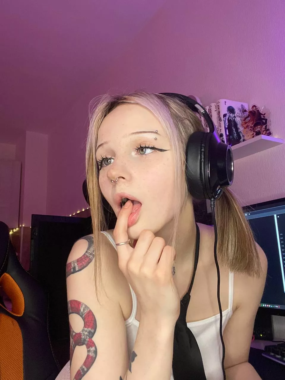 Do you want to empty your balls on my face