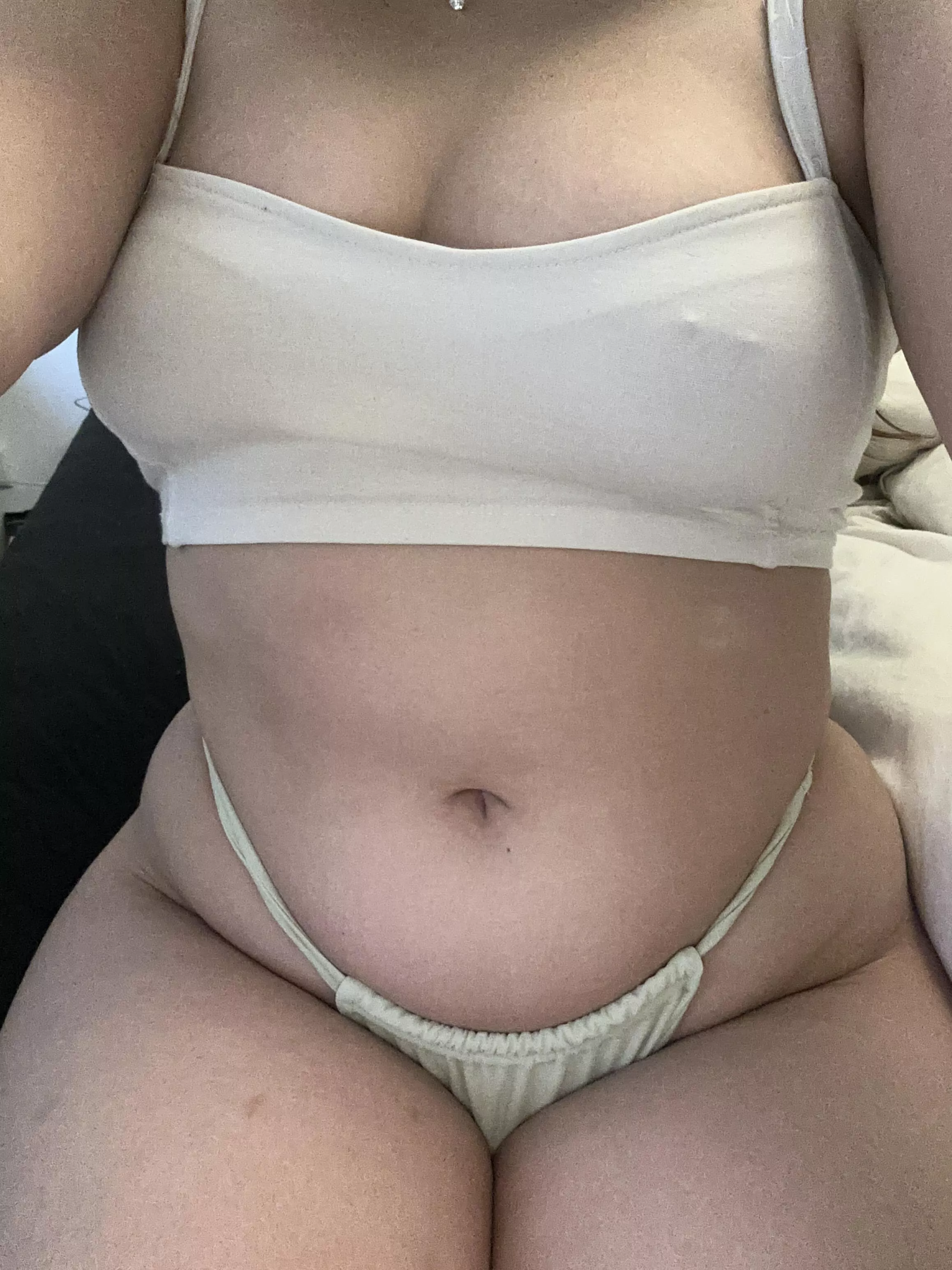 Does my curvy 19yo body make you hard?