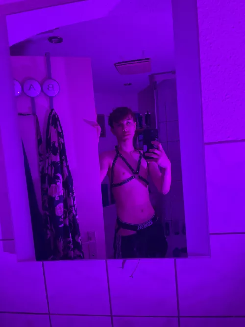 Enter my space in such a behavior, what are you doing?