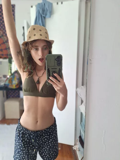 feeling wild and free, who wants to unstrap my bikini top next? ;) F18