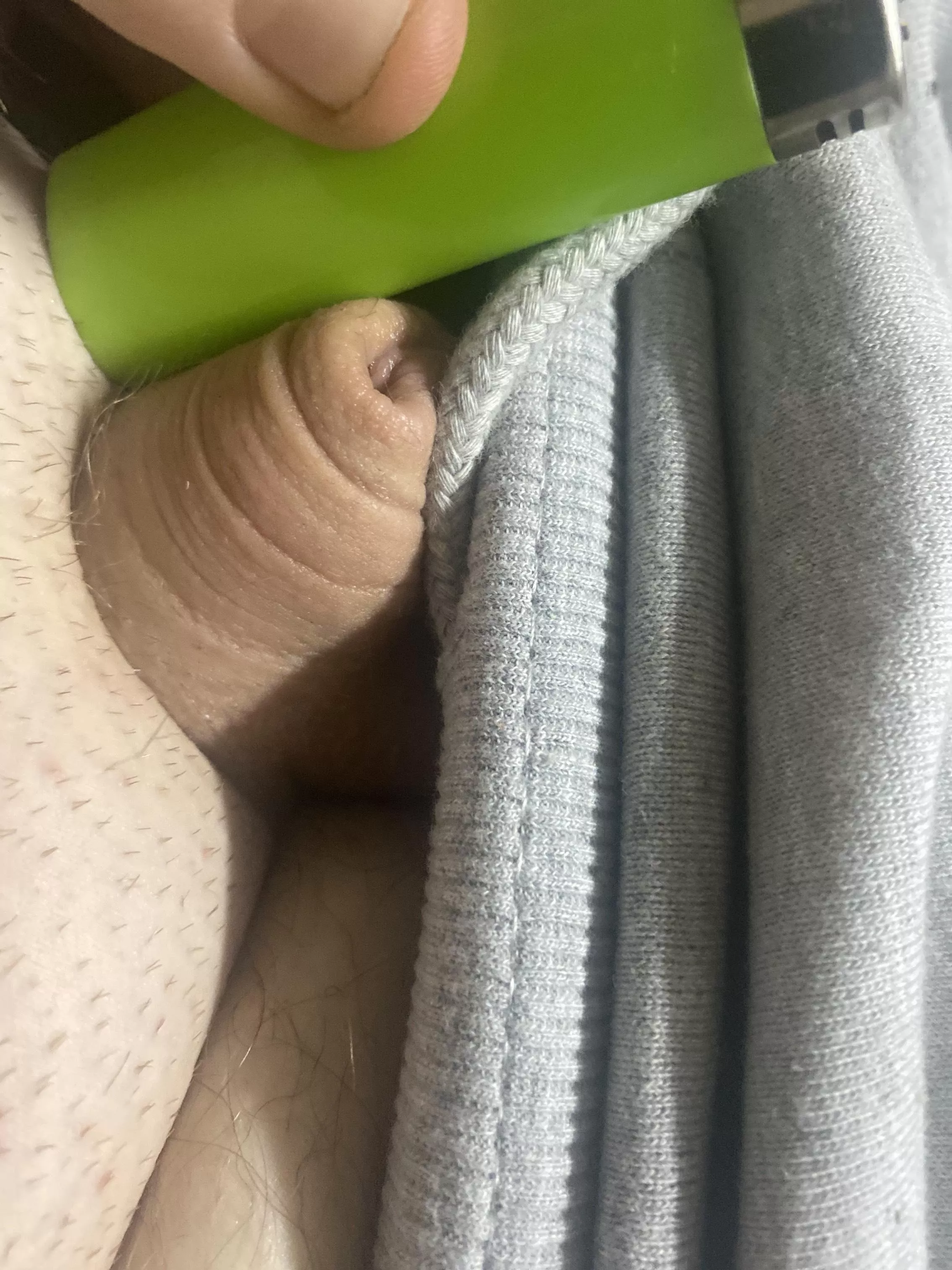 Gotta love this sexy cock, give some love to my friend⬇️⬇️