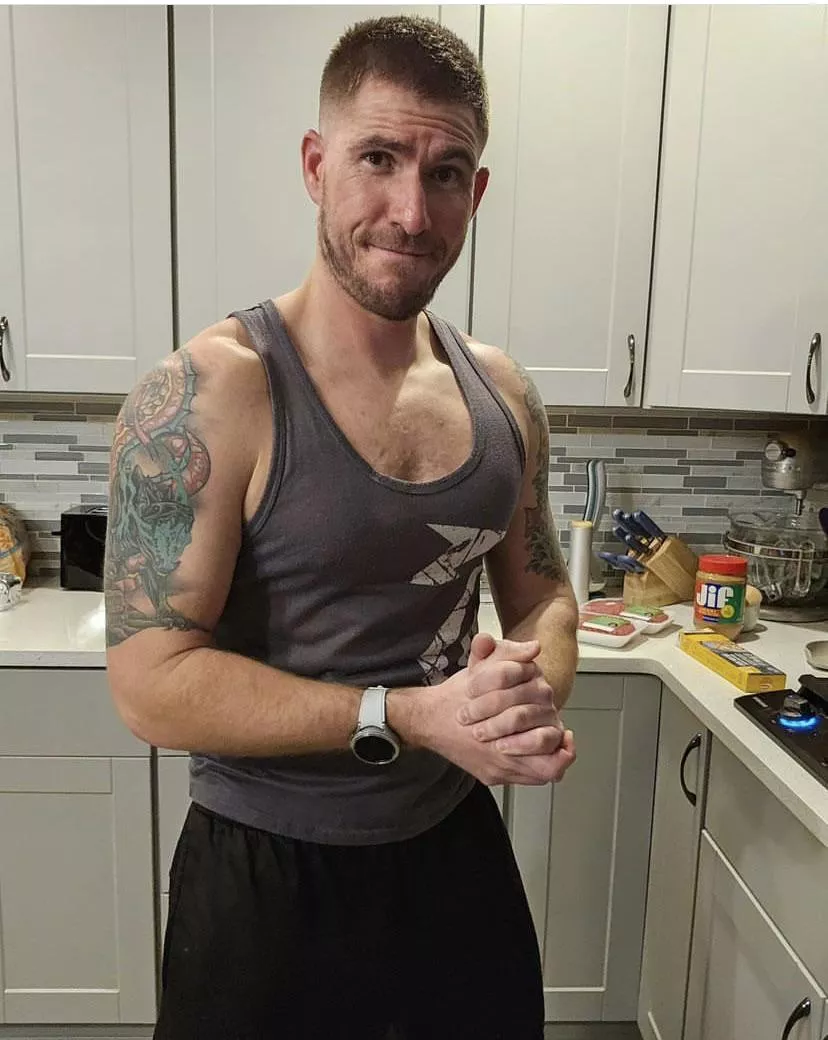 Hello guys I’m new here..Single gay here