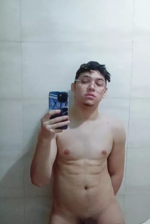 Hello, i'm Bryce, new here, looking for some friends to have fun