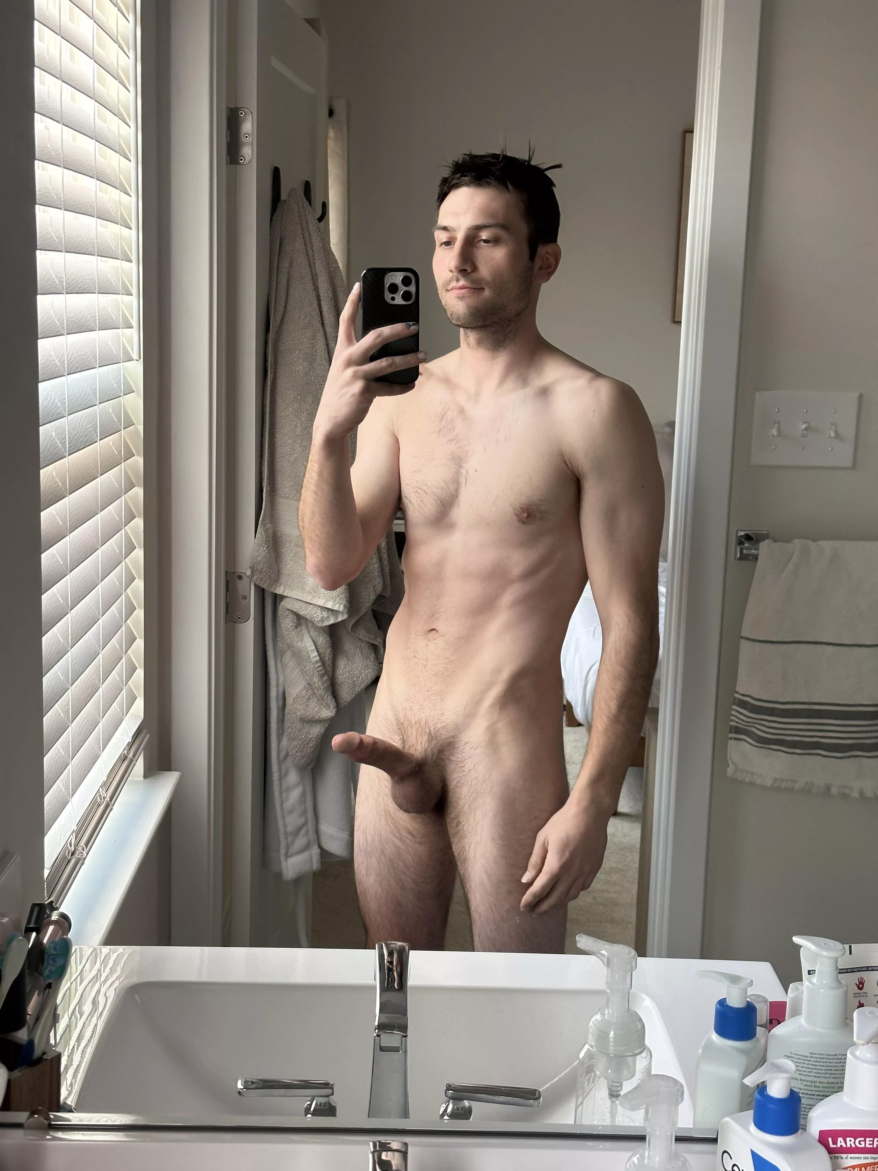 Hii ladies, am I your type