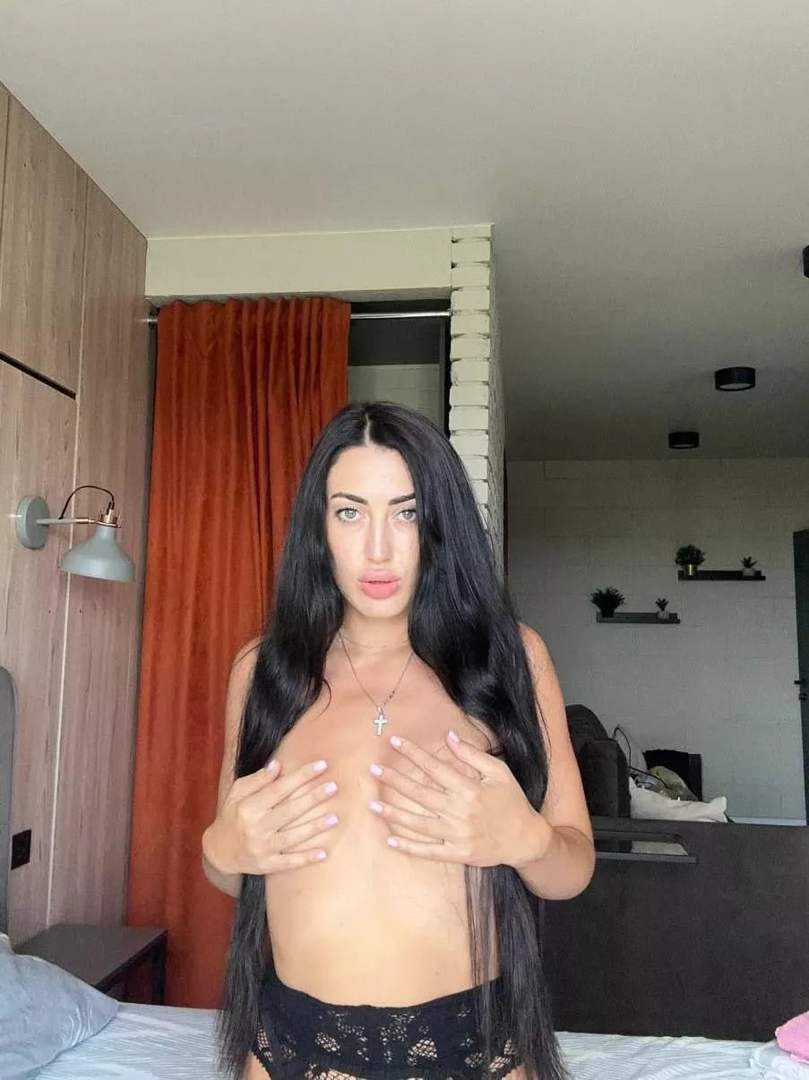 I can be your little doll fot tonight ;)