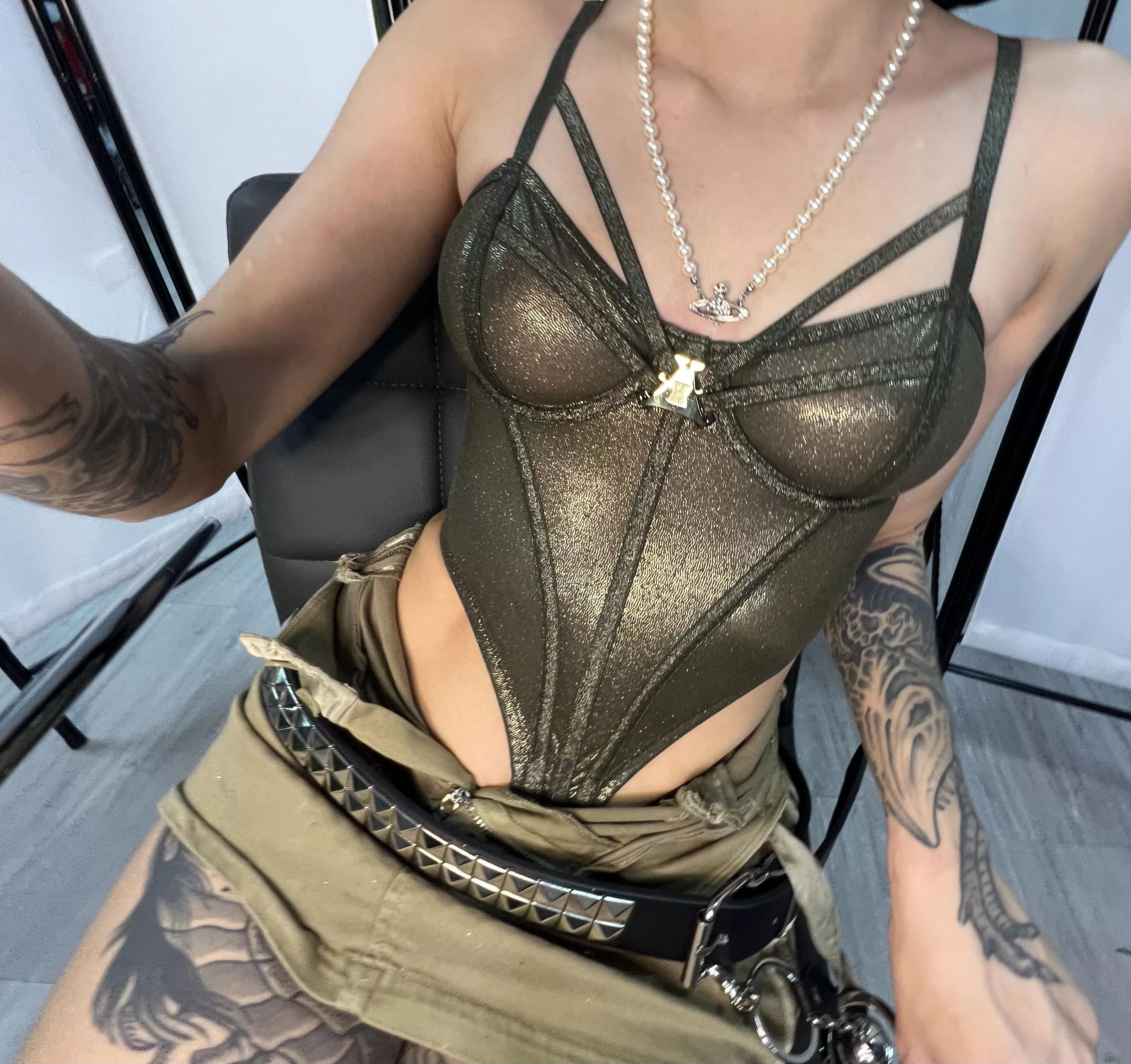 I love the feeling of a tight outfit