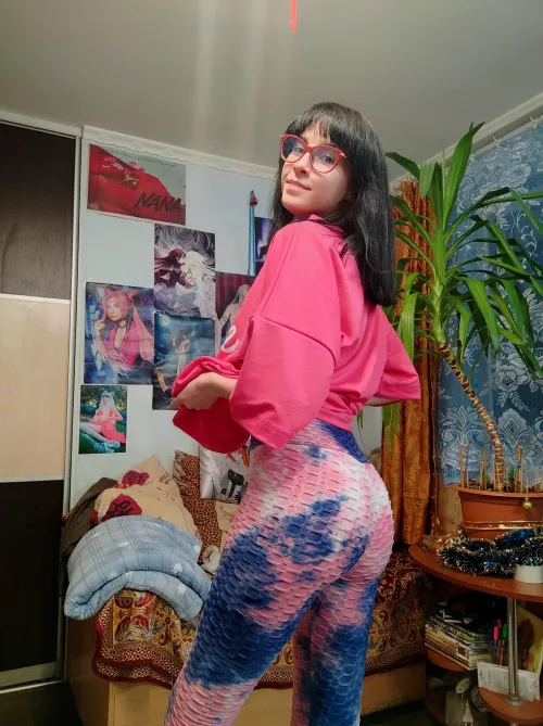 I love this color, it brings out my peach