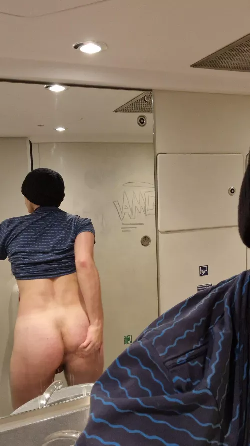 I need someone to fill my pussy up with cum 🥵 [18]