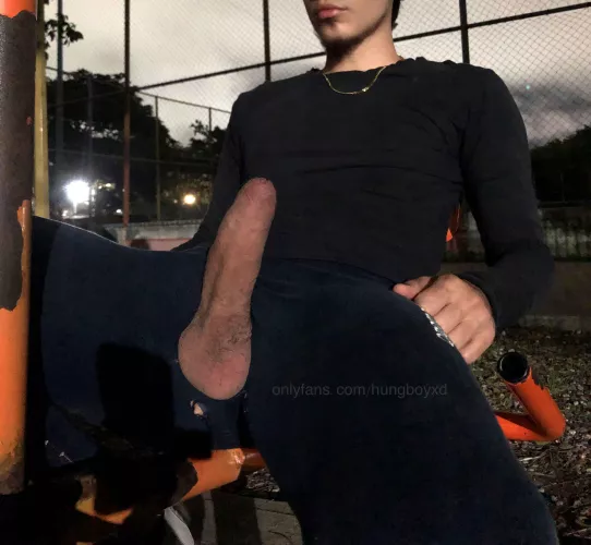 i want my cock worshipped outdoor's, any volunteers?