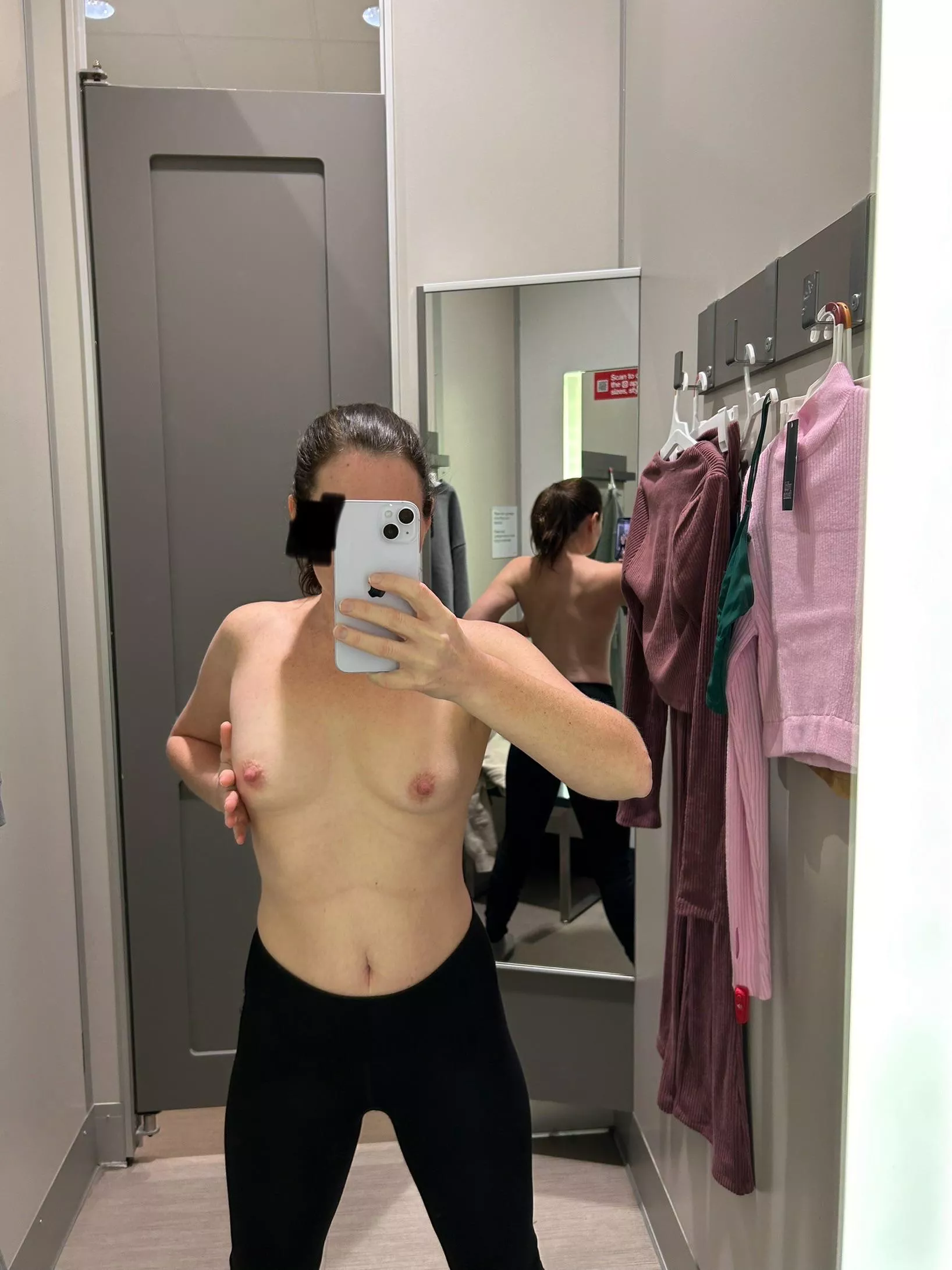 I’d love some help in this dressing room