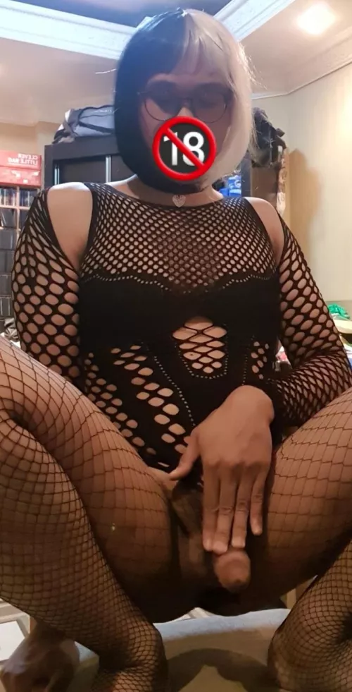 I'm trying my best not to cum