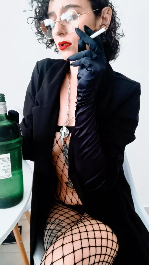 I'm waiting for a man who gives me light for my cigarette