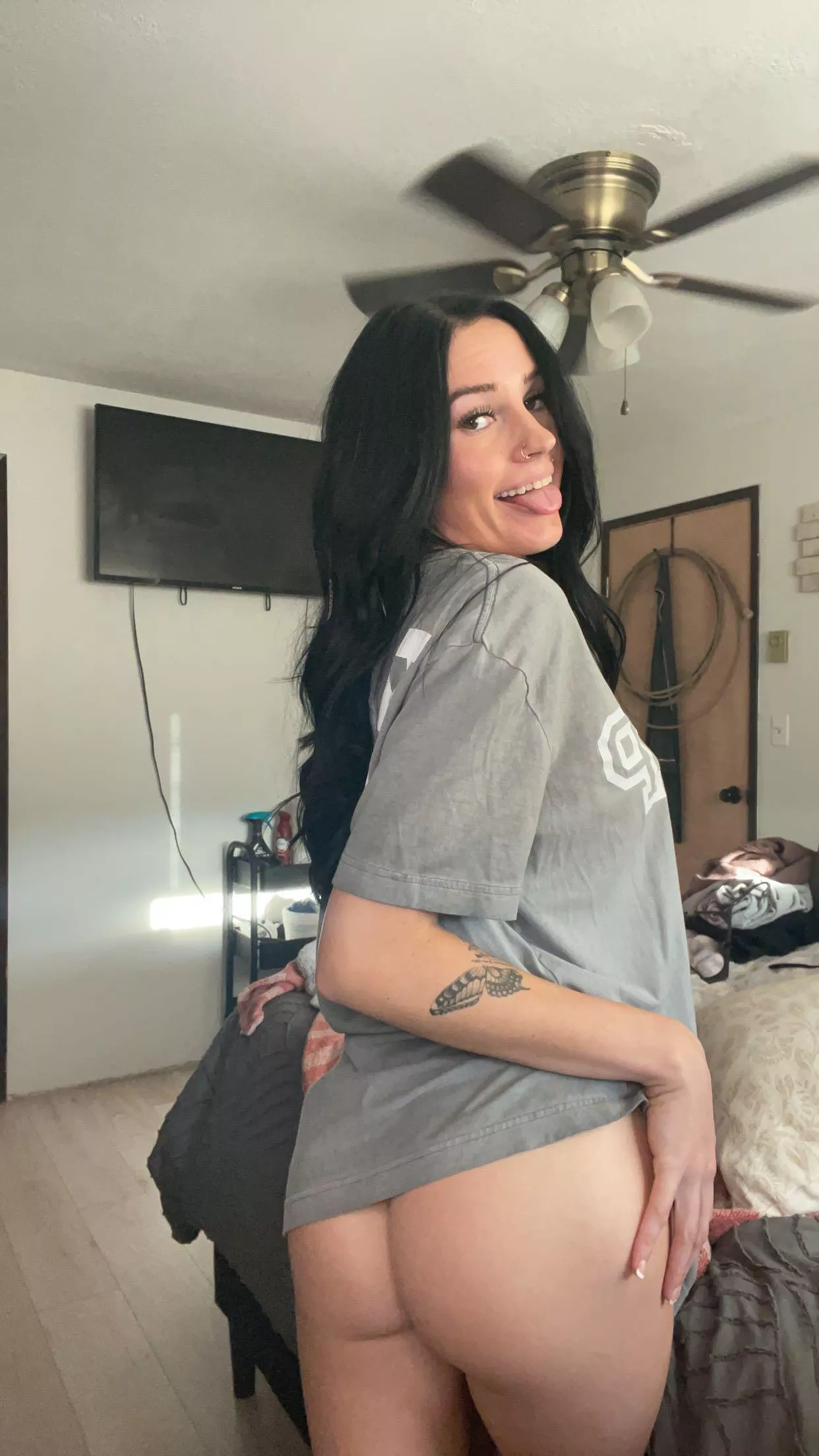 Is me having a petite ass a turn on Y or N?