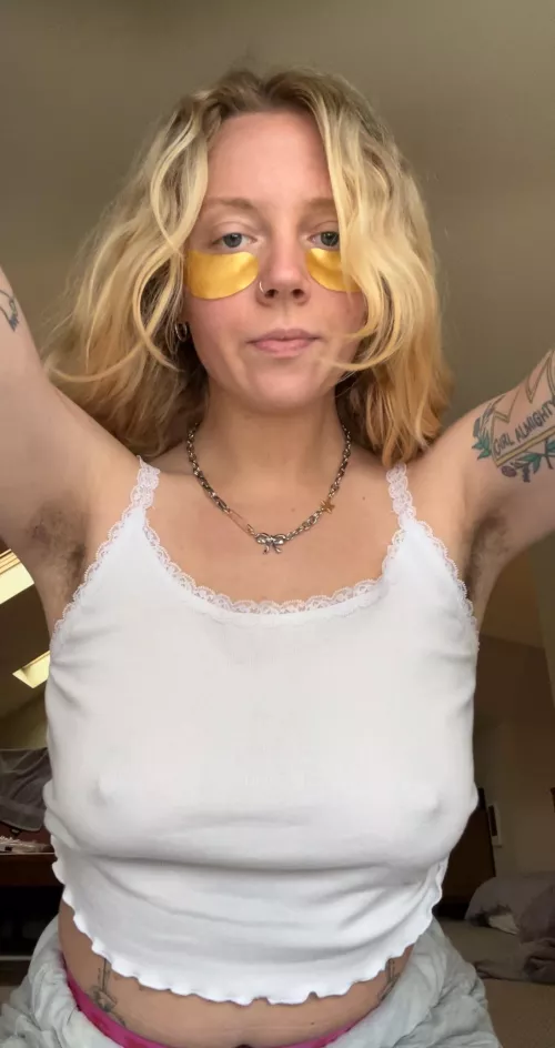 It’s 16 degrees outside… I need snuggles 🥰