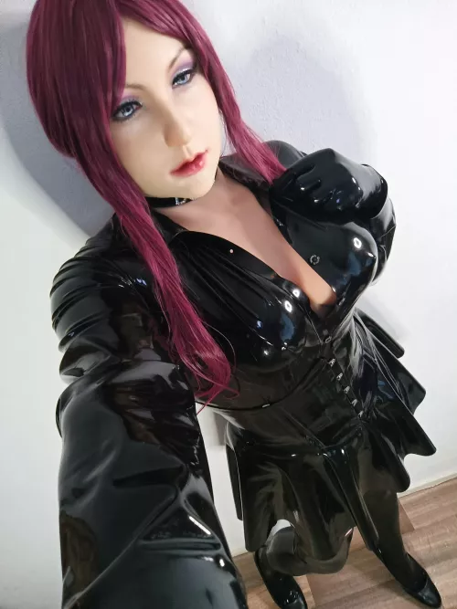 Just being a latexdoll again
