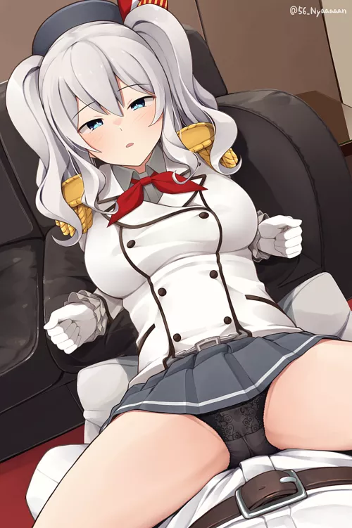 Kashima sitting on the admiral