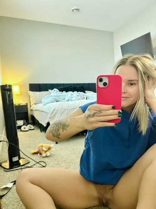 Leave my pussy oozing during your lunch break.