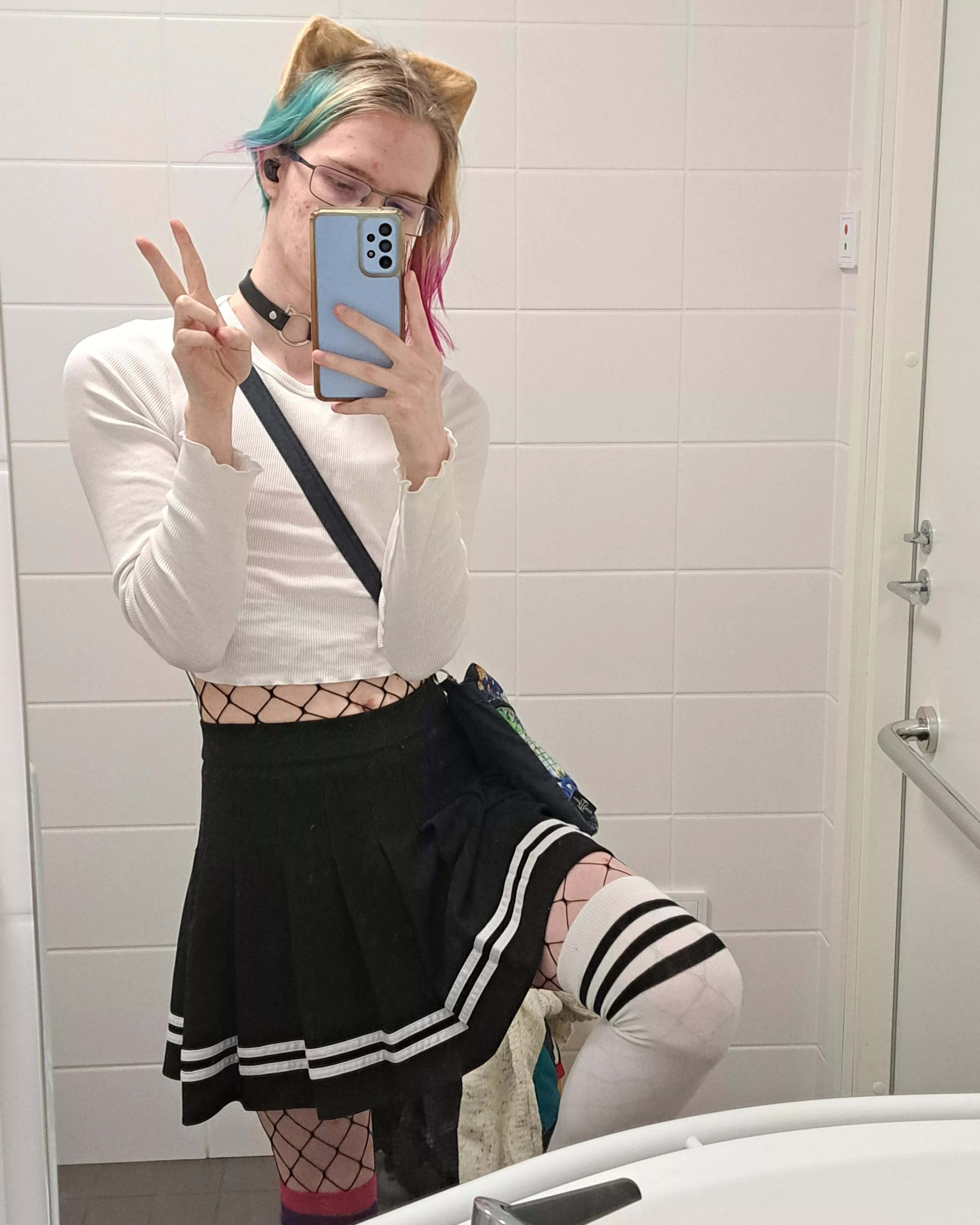 💕Local catboy bathroom selfie lol💕