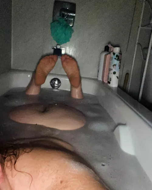 Mm love a good bath in the dark