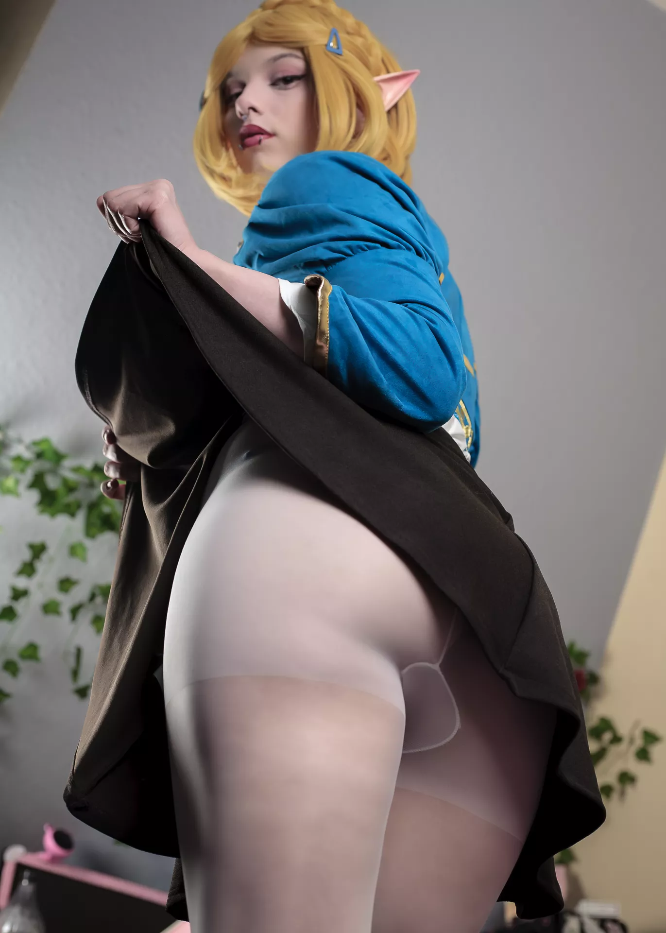 My Zelda cosplay with skirt and stockings <3