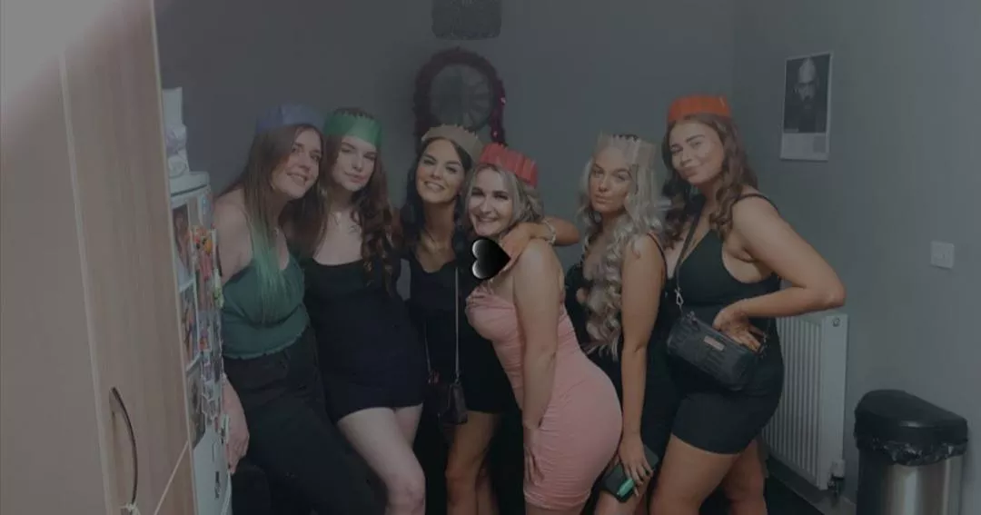 One me, who's making you cum? [6]