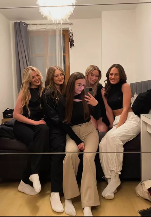 Pick the one you wanna see in a gangban? [5]