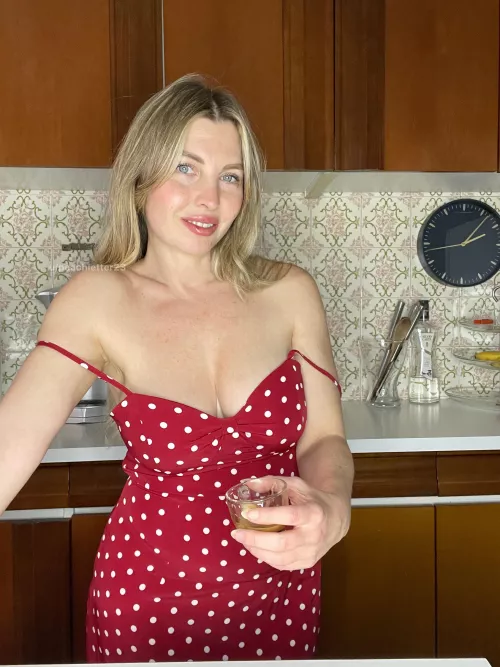 POV your Italian neighbour invited you for a coffee [f]