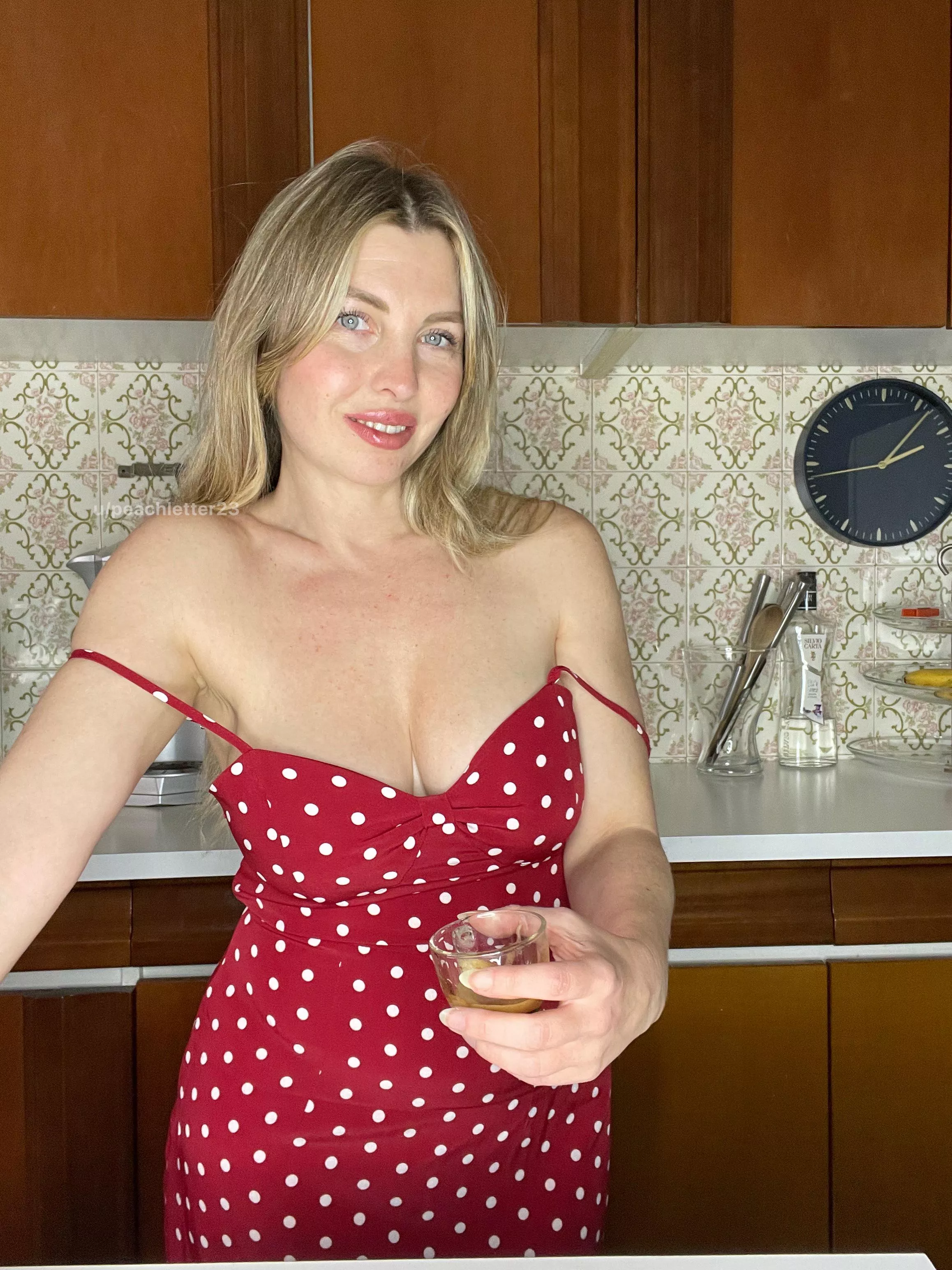 POV your Italian neighbour invited you for a coffee [f]